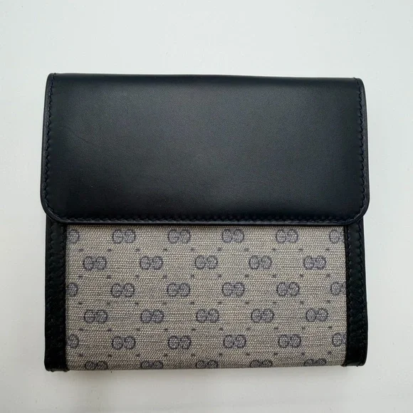 Gucci Gray GG Monogram Card Holder with Black Leather Trim and Gold Logo - Picture 5 of 9